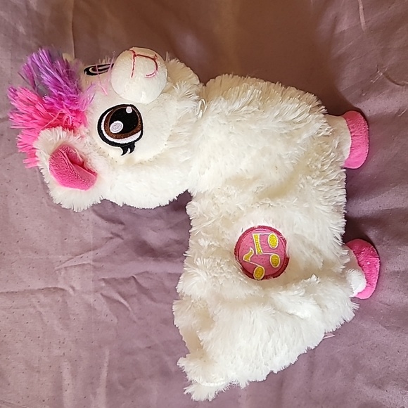 Dancing llama - Picture 3 of 9